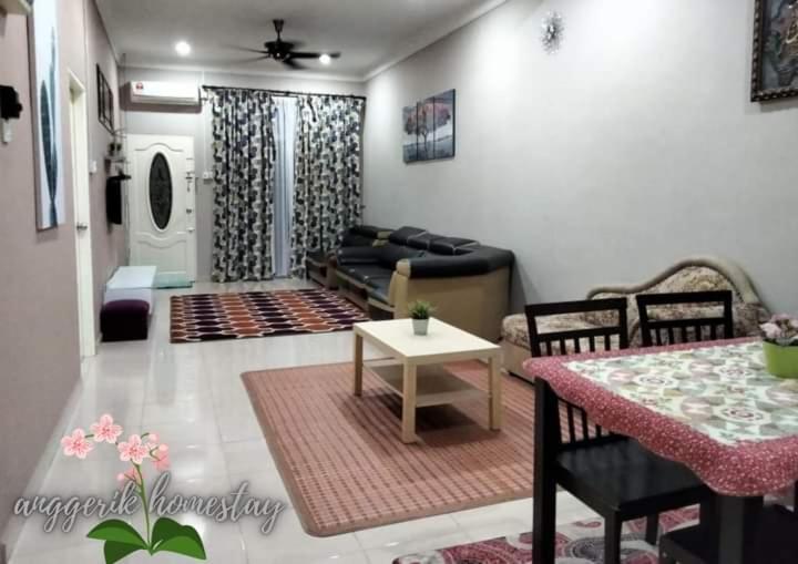 Anggerik Homestay Dungun Kampong Sura Tengah Ngoại thất bức ảnh