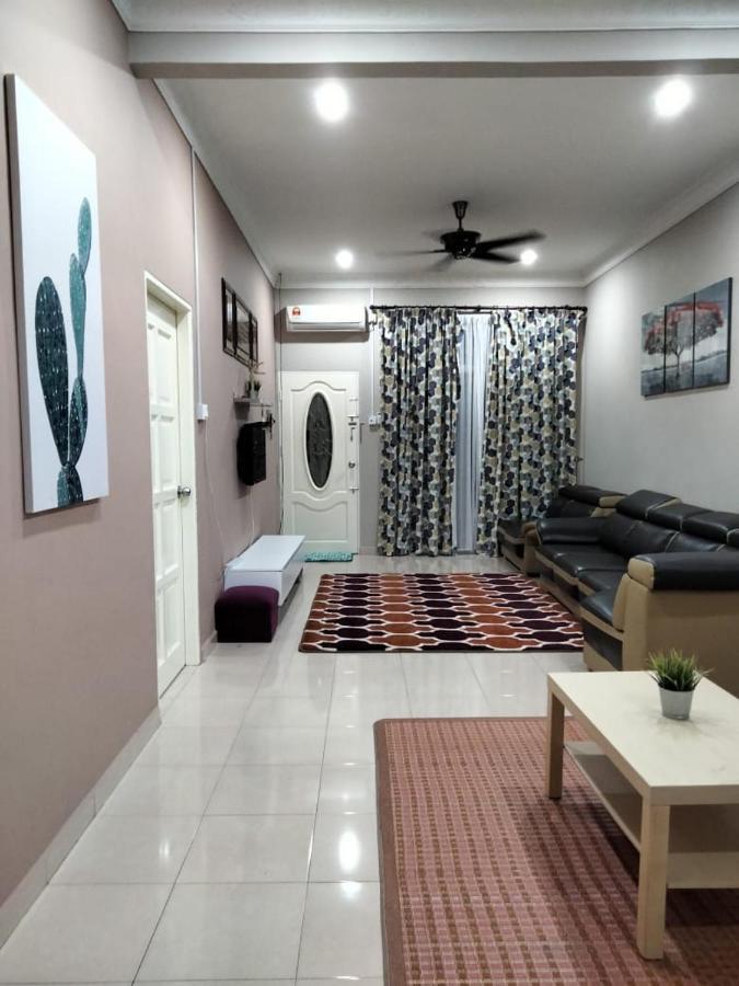 Anggerik Homestay Dungun Kampong Sura Tengah Ngoại thất bức ảnh